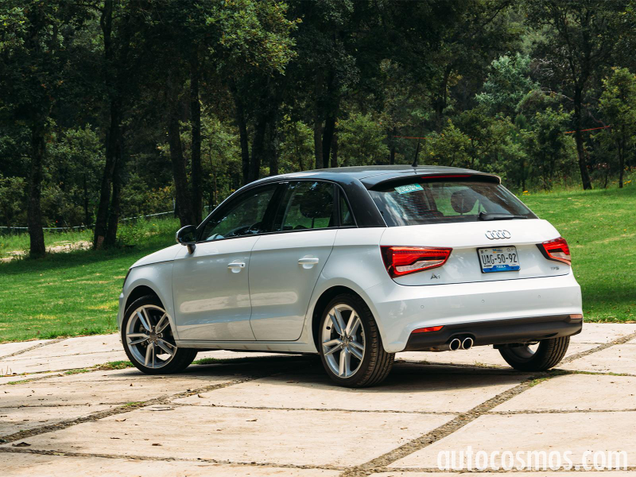 Here’s one registered in Puebla, the picture belongs to autocosmos.com as the watermark suggests.